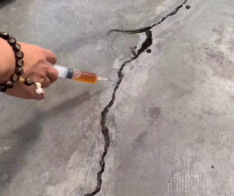 包头混凝土裂缝修补技术详解​